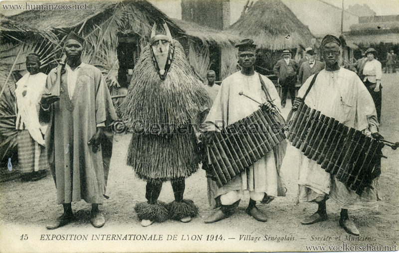 1914 Exposition Coloniale Lyon - Village Sénégalais 15. Sorcier et Musiciens