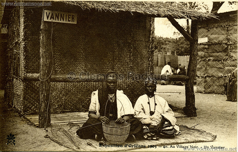 1905 Exposition d'Orleans - 40. Au Village Noir - Un Vannier