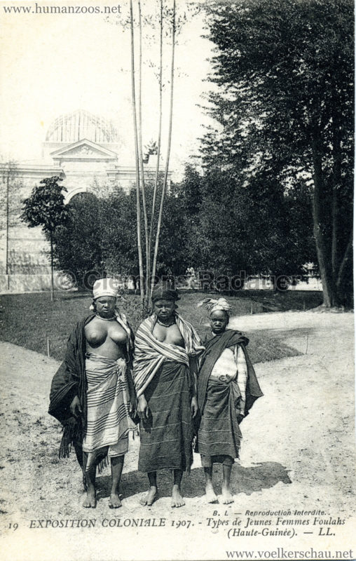1907 Exposition Coloniale Paris, Bois de Vincennes - 19. Types de Jeunes Femmes Foulahs (Haute-Guinée)