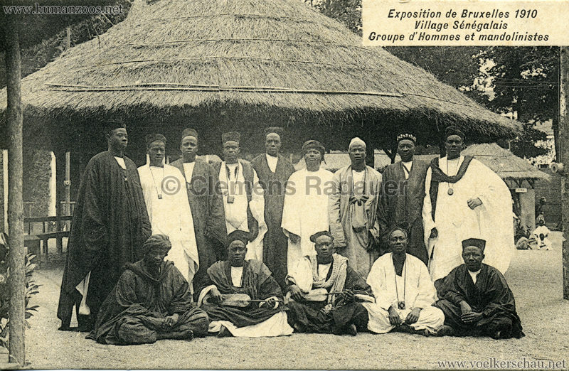 1910 Exposition de Bruxelles - Village Sénégalais - Groupe d'Hommes et mandolinistes