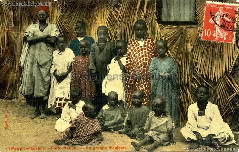Porte Maillot - Village Sénégalais - Un groupe d'enfants