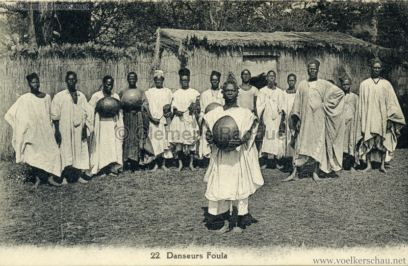 Village Africain (???) - 22. Danseurs Foula