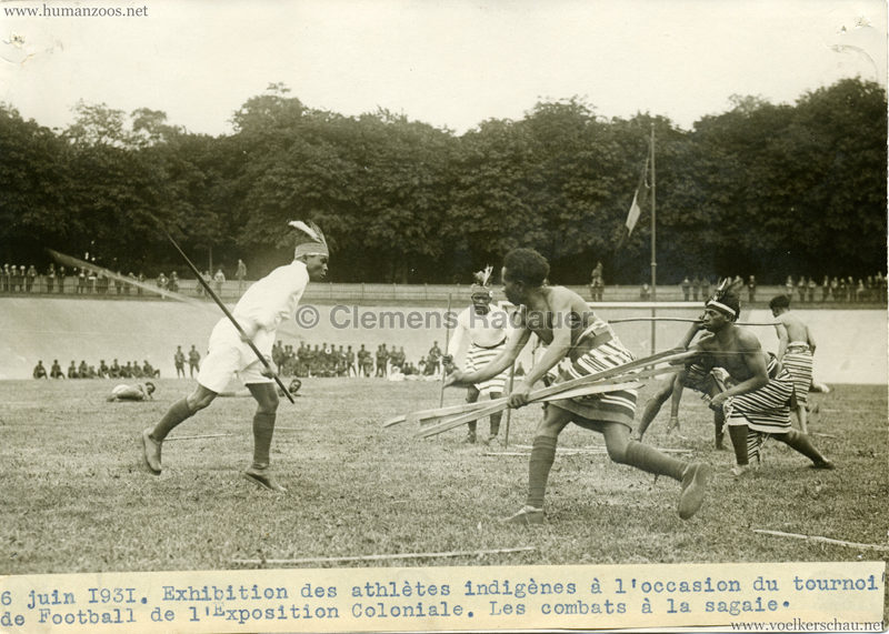 1931 Exposition Coloniale Internationale Paris - PRESSEFOTO Combats a la sagaie VS