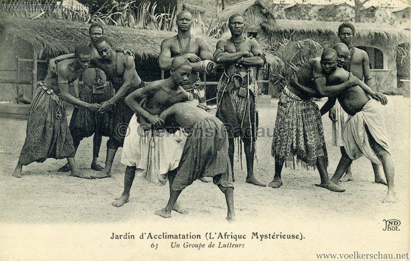 1910 L'Afrique Mystérieuse - Jardin d'Acclimatation - 63. Un group de lutteurs