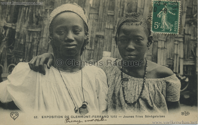 1910 Exposition de Clermont-Ferrand 62. Village Noir - Jeunes filles Senegalaises