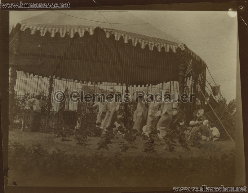 1913 Völkerschau Birma (Hagenbeck) Tänzerinnen 1 FOTO