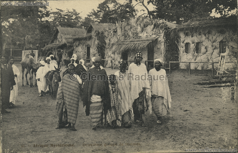 1912 L'Afrique Mystérieuse - Jardin d'Acclimatation - 32. Deuxieme groupe de femmes