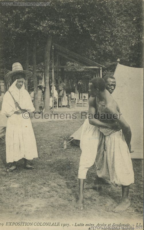 1907 Exposition Coloniale Paris, Bois de Vincennes - 79. Lutte entre Arabe et Soudanais V2